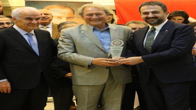 ANKARA KENT KONSEYİ BAŞKANI HALİL İBRAHİM YILMAZ’A “ÜSTÜN HİZMET VE BAŞARI” ÖDÜLÜ