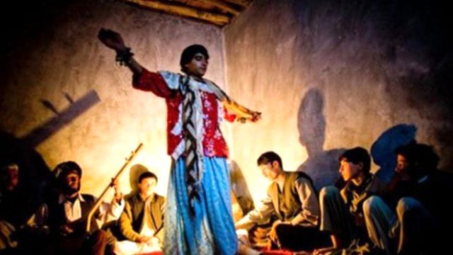 Bacha Bazi nedir ? Bacha Bazi Ne İşe Yarar? Anlamı Nedir? İşte Cevapları