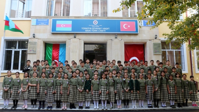 Azerbaycan’ın birincileri TDV Bakü Türk Lisesi’nden