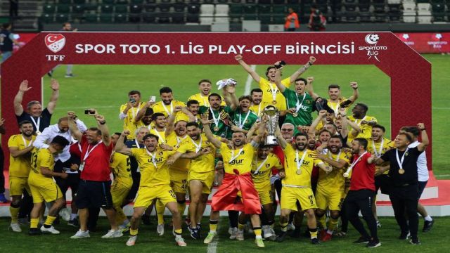 Süper Lig’de İstanbulspor da yerini aldı, yeni sezonda 36 maçın 25’i İstanbul’da Oynanacak