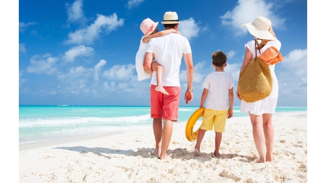 ANNELER BABALAR TATİLE GİDERKEN BUNLARI YANINIZA ALMAYI UNUTMAYIN