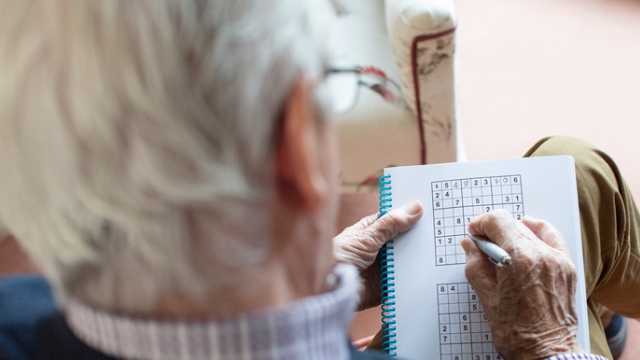 Sinirlilik ve Paranoya Alzheimer Belirtisi Olabilir