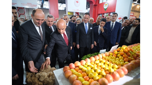 Tarım ve Orman Bakanı Prof. Dr. Vahit Kirişçi Adana Uluslararası Tarım Fuarı’nı açtı