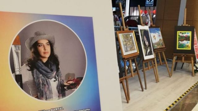 Genç ressam Yusuf Eren için resimlerini satışa çıkardı