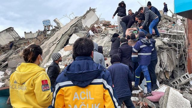 Kahramanmaraş merkezli depremde can kaybı 1014'e yükseldi