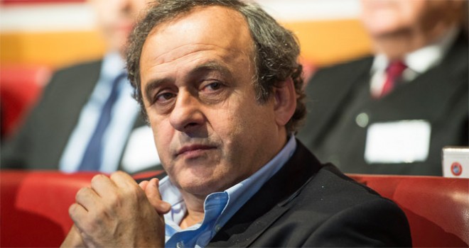 Platini istifa etti
