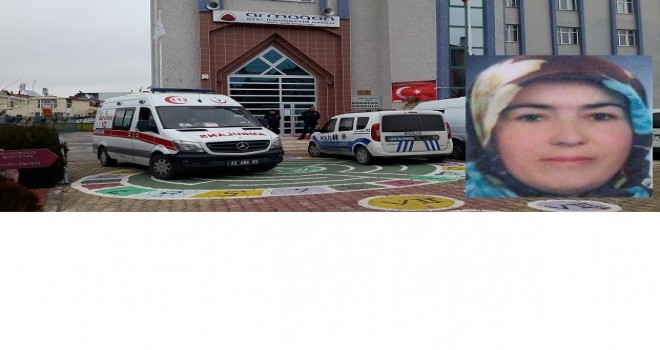 Merdiven boşluğuna düşen kadın öldü...