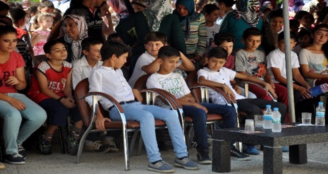 Öğrenciler Protokolde, Protokol güneşte