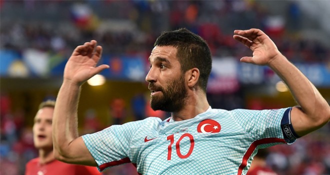 Arda Turan: Annemi ağlattılar, bazılarını affetmeyeceğim