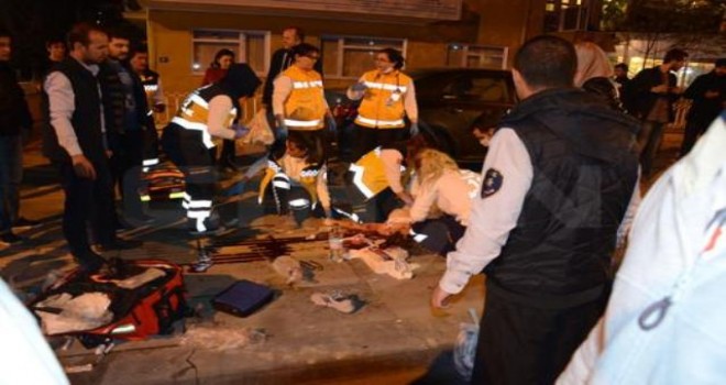 Ankara’da otomobil yayalara çarptı