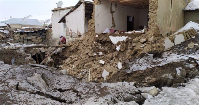 İran'daki deprem Van'ı vurdu: 8 ölü
