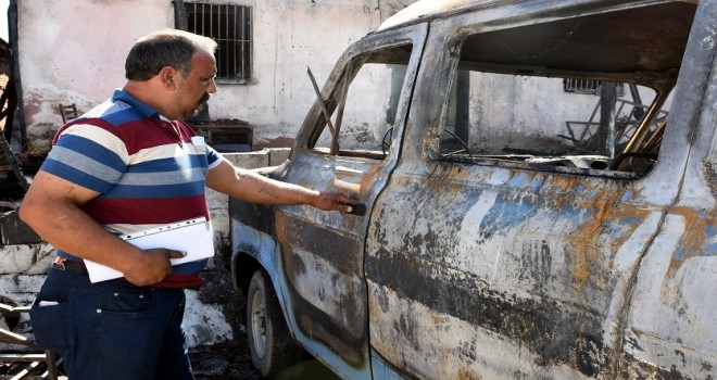 Evi ve arabası yandı