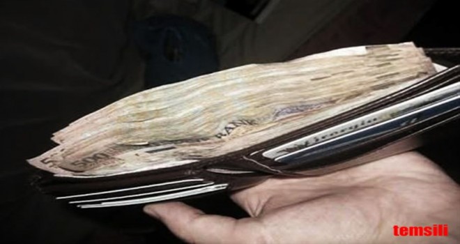 Buldukları cüzdanı sahibine teslim ettiler