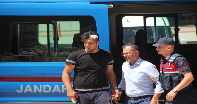 Kavgada üzerine traktör sürülen kişi öldü, babası yaralandı