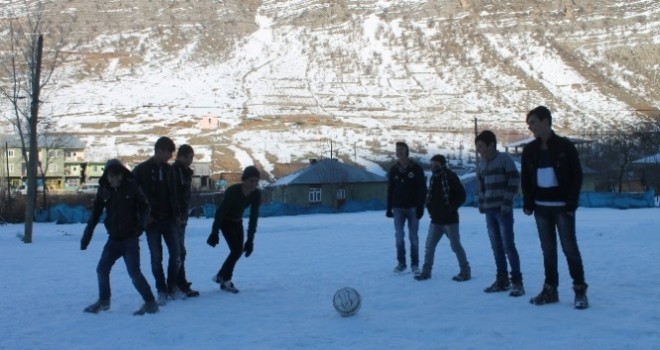 Eksi 25 derecede futbol aşkı