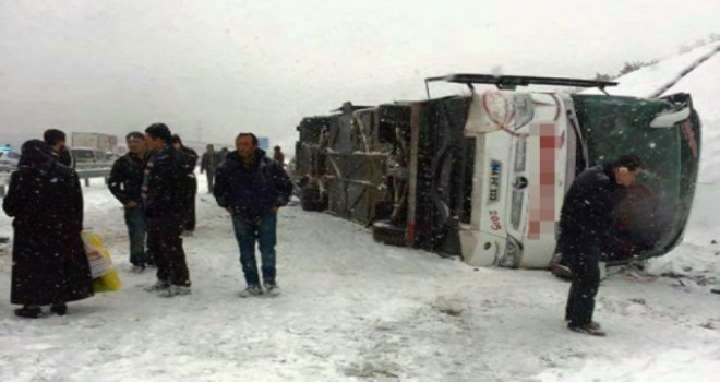 Kar yağışı kontrolden çıkardı: 25 yaralı