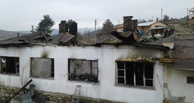 Nallıhan'da evde yangın çıktı...