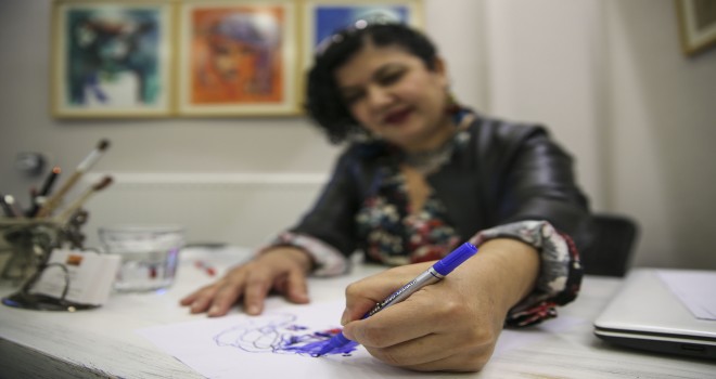 Sağ eli kırılan ressamdan sol elle 50 resim