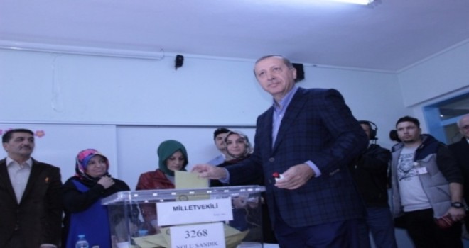 Milli iradeye hep birlikte saygı duymamız lazım