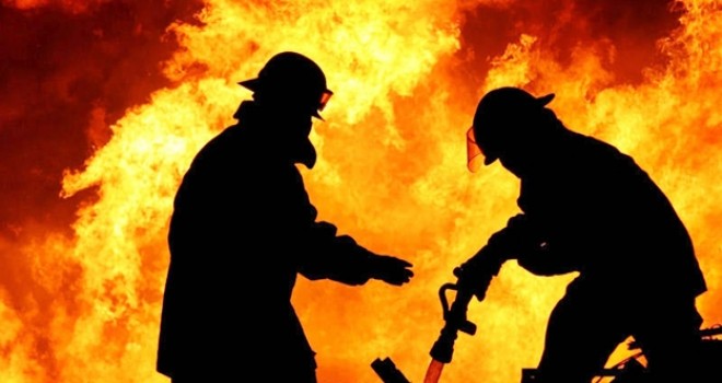 otomobil servisinde yangın...