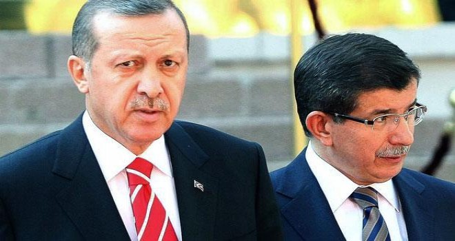 Kabineyi cumhurbaşkanına sunuyor