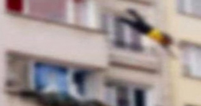 Balkondan düşen hukuk öğrencisi hayatını kaybetti...