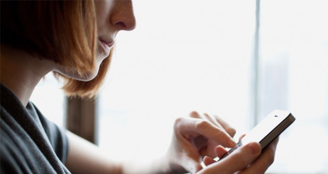 Akıllı telefonlar göz bozukluklarını arttırıyor