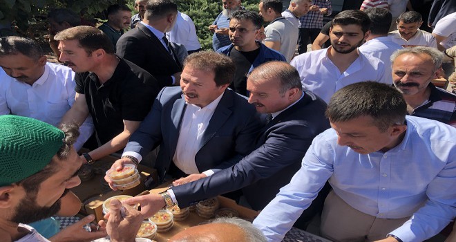 Siteler esnafı Aşure'de buluştu...