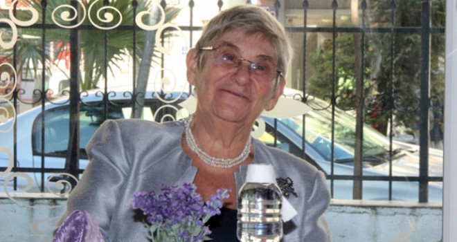 Canan Karatay meslekten men mi edildi?