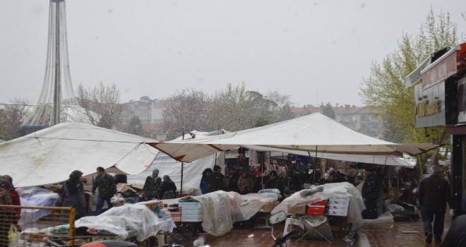Küfürlü satış yapan pazarcı esnafına 15 gün ceza