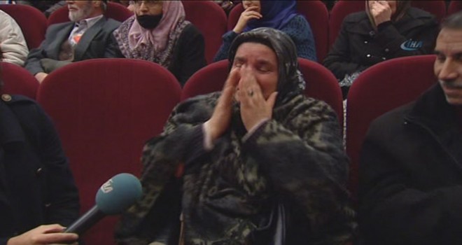 Konut sahibi olan emekliler sevinçten ağladı