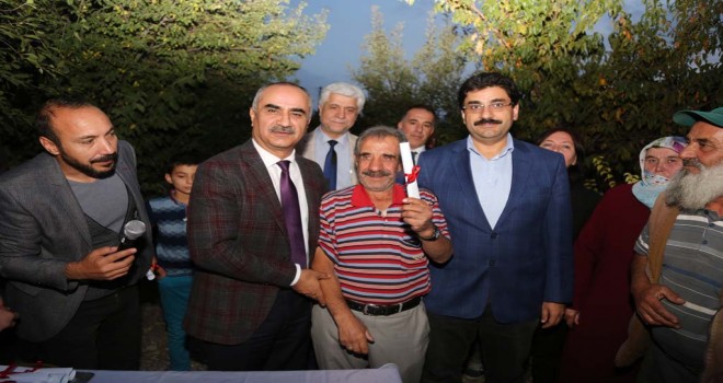 30 yıl sonra tapularını aldılar