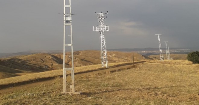 Bahşılı'da 500 metrelik elektrik telini çaldılar...