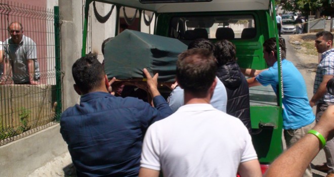 5 yaşındaki oğlunu boğarak öldürdü