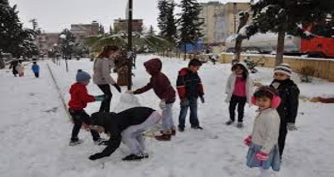 Başkent’te çocuklar karın keyfini çıkardı