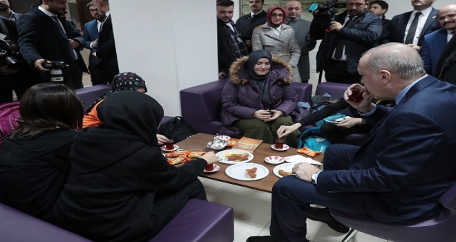 Sincanlı gençlerle çay ve simitli sohbet...