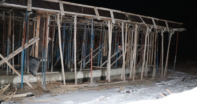 Kalıp Tahtası çalarken yakalandılar...