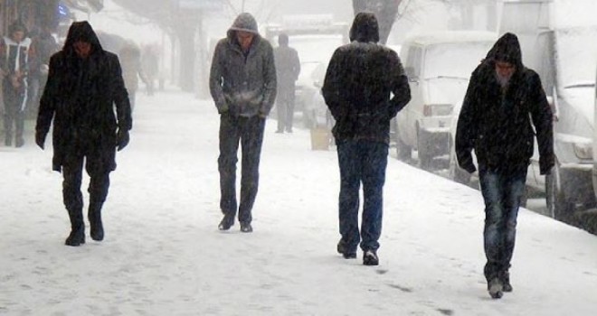 Kışın eller cepte yürümeyin!