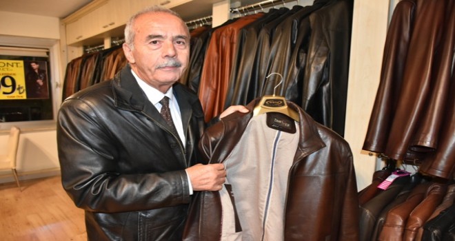 Yok böyle bir meslek: Hayvanın sırtından alıyor, insanın sırtına giydiriyor