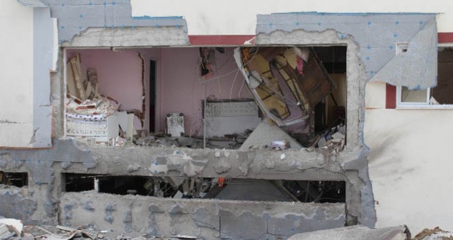 Kalorifer kazanı bomba gibi patladı