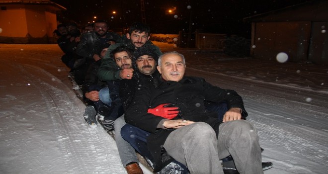 Kar da böyle eğlendiler...