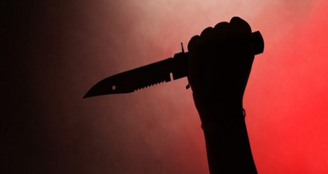 DEHŞET! Genç kız babasını bıçaklayarak öldürdü...