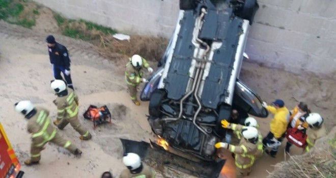 Araç bahçeye uçtu