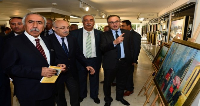 Keskinli sanatçılar eserlerini sergiledi