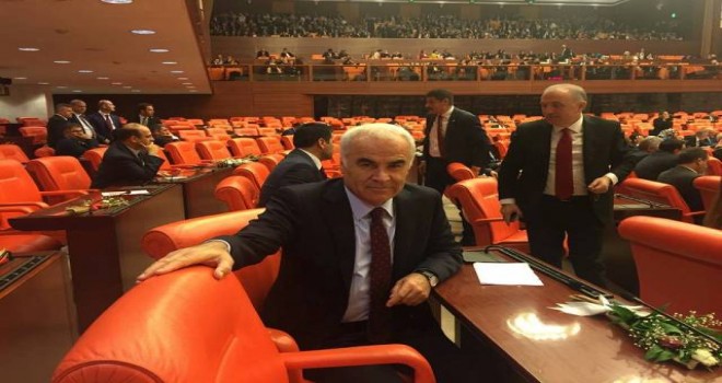 Nevzat Ceylan TBMM'de yemin ederek resmen göreve başladı