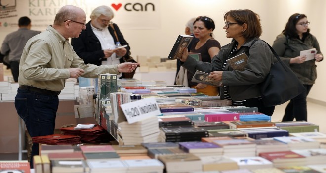 Kitap için buluştular...