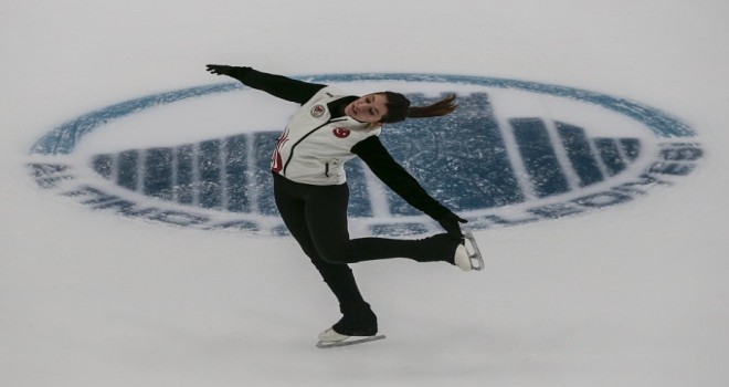 Gecekondu'dan Buz pistine. ALTINDAĞ'DA MÜTHİŞ DÖNÜŞÜM