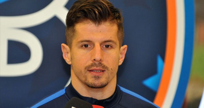 Emre Belözoğlu tarihe geçti