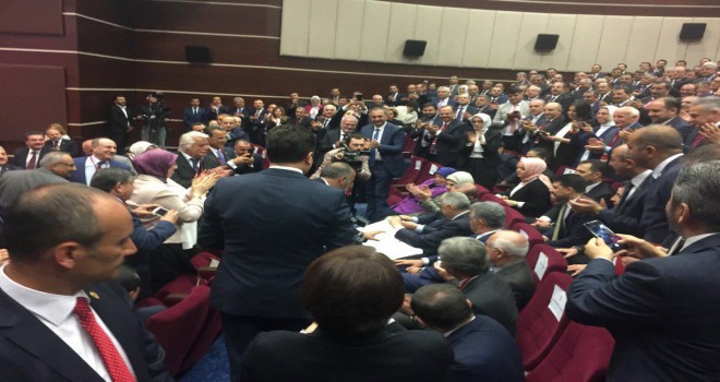 AK Parti üyelik formunu işte böyle imzaladı