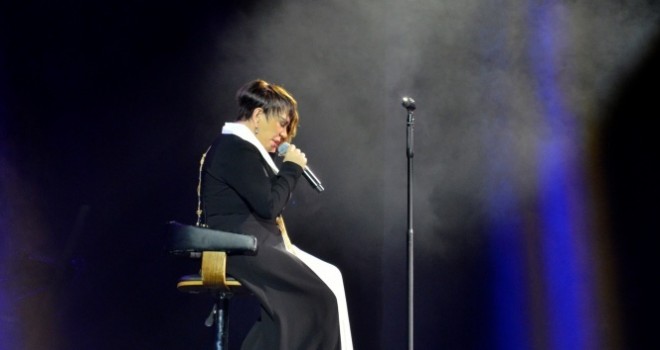 Minik serçe veda ediyor